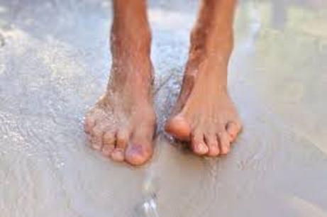 Dolore alle dita dei piedi: possibili cause e relativi rimedi