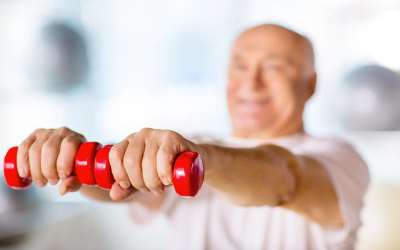 Esercizi aerobici e contro resistenza per migliorare lo stato funzionale degli anziani con obesità